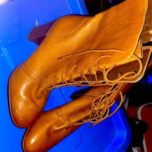 BRAND NEW WOMEN’S LACE UP BOOTS